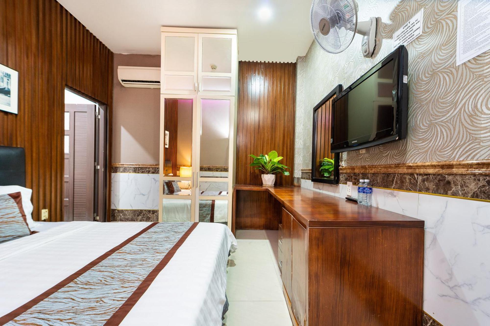 Collection O District 10 Near Hanh Hospital Formerly Lan Rung 3* Ho Chi Minh City